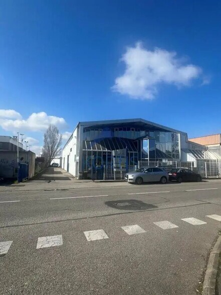 Flex in Vaulx-en-Velin for lease - Building Photo - Image 1 of 8