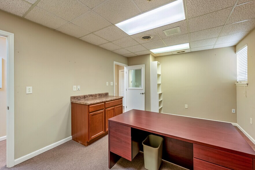 65 E Main St, Pulaski, VA à louer - Photo du bâtiment - Image 3 de 70