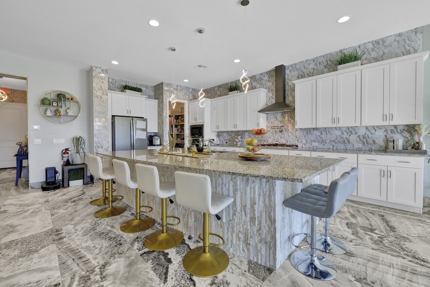 NEWLY REMODELED SURPRISE ALH, Surprise, AZ for sale - Primary Photo - Image 1 of 7