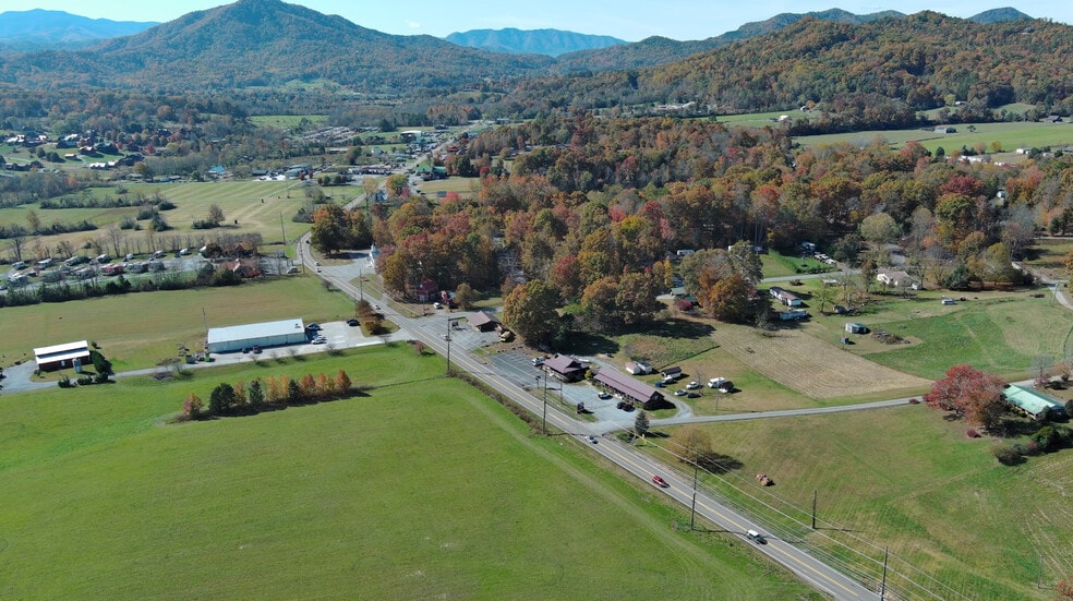 3030 Wears Valley Rd, Pigeon Forge, TN à louer - Aérien - Image 2 de 4