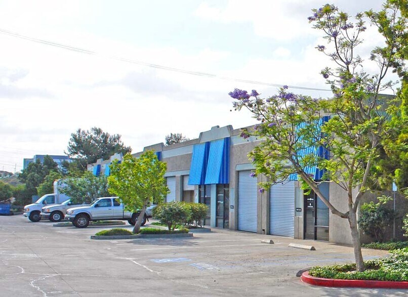 9865 Mesa Rim Rd, San Diego, CA à louer - Photo du bâtiment - Image 2 de 2