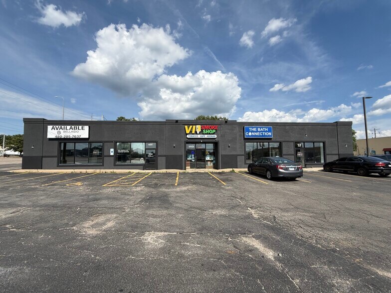 4218 N Sheridan Rd, Peoria, IL à louer - Photo principale - Image 1 de 2