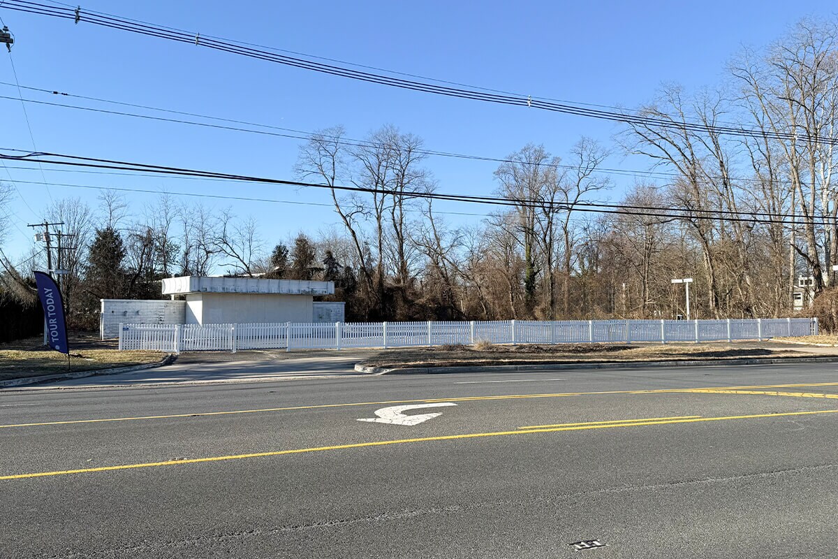 858 Shrewsbury Ave, Tinton Falls, NJ à louer Photo principale- Image 1 de 7