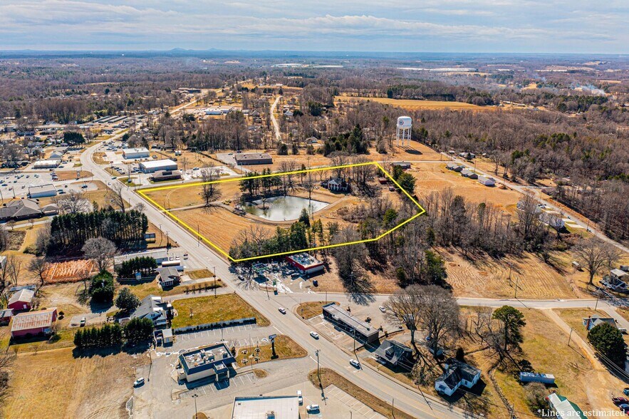 100 Island Ford Rd, Maiden, NC à vendre - Photo du bâtiment - Image 2 de 7