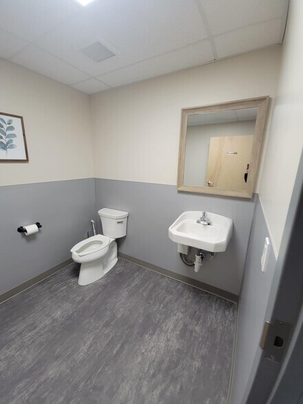 15005 Pacific Ave S, Tacoma, WA à louer - Photo du bâtiment - Image 2 de 12