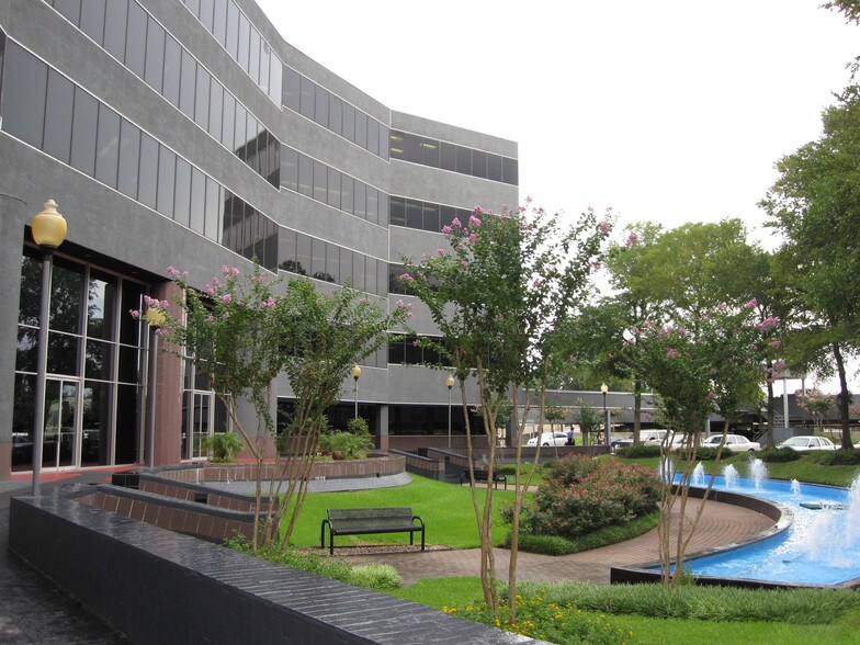 10800 Richmond Ave, Houston, TX à louer - Photo du bâtiment - Image 2 de 16