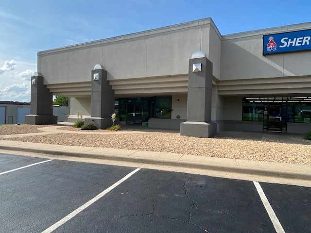 131 Industrial Park Dr, Hollister, MO for lease - Building Photo - Image 2 of 10