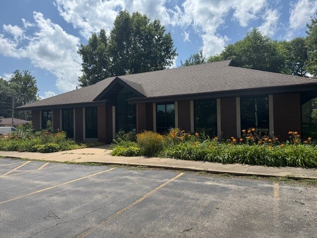 3400 N Rockton Ave, Rockford, IL for lease - Primary Photo - Image 1 of 43