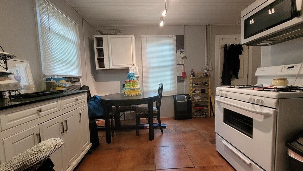 108 Hood St, Rockport, TX for sale - Building Photo - Image 2 of 19