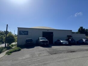 9468 N Macrum Ave, Portland, OR à louer Photo du bâtiment- Image 1 de 6