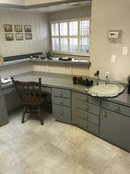 400 S Fairmont Ave, Lodi, CA à louer - Photo du bâtiment - Image 2 de 8