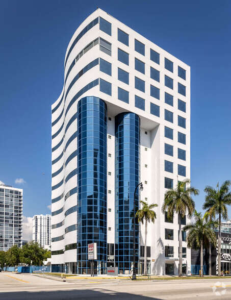 2800 Biscayne Blvd, Miami, FL à louer - Photo du bâtiment - Image 2 de 4