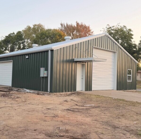 304 W Tyler St, Athens, TX à vendre - Photo du bâtiment - Image 1 de 5