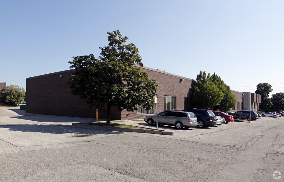 5430 Timberlea Blvd, Mississauga, ON à louer - Photo du bâtiment - Image 2 de 4