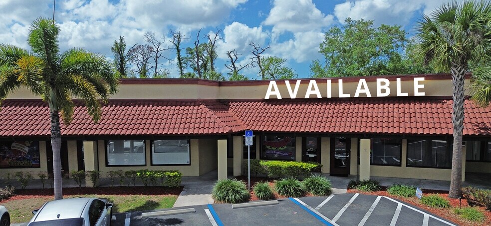 15250 S US 41/ Tamiami Trl, Fort Myers, FL à louer - Photo du bâtiment - Image 3 de 14