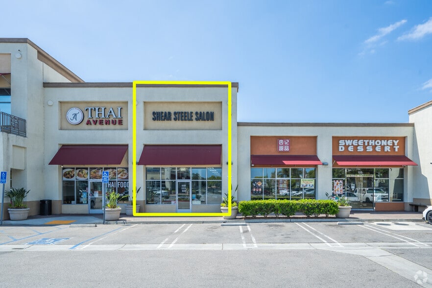 10120-10130 Garden Grove Blvd, Garden Grove, CA for lease - Building Photo - Image 2 of 16