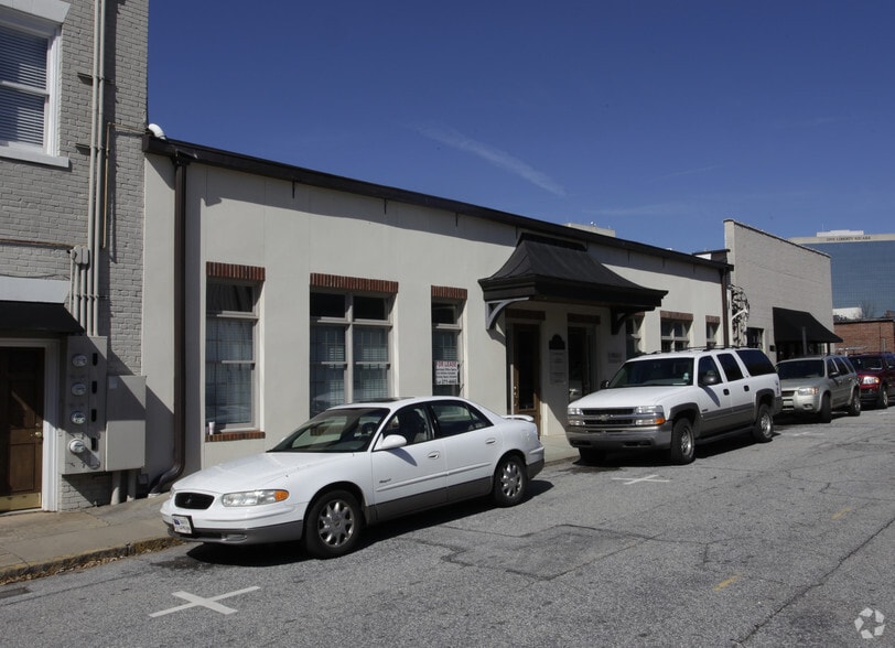11 N Irvine St, Greenville, SC for lease - Building Photo - Image 3 of 11