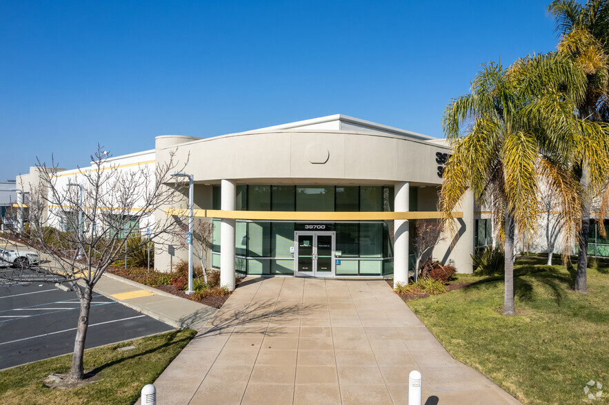 39611 Eureka Dr, Newark, CA for lease - Primary Photo - Image 1 of 8