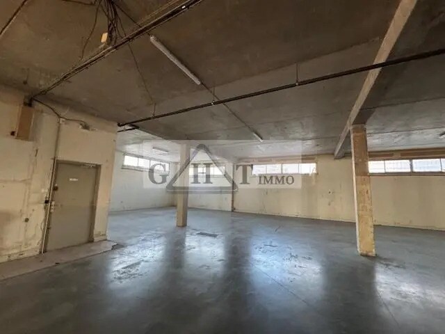 Industrial in Neuilly-Plaisance for lease - Interior Photo - Image 2 of 3