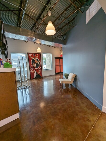 910 Church St, Decatur, GA for sale - Interior Photo - Image 2 of 7