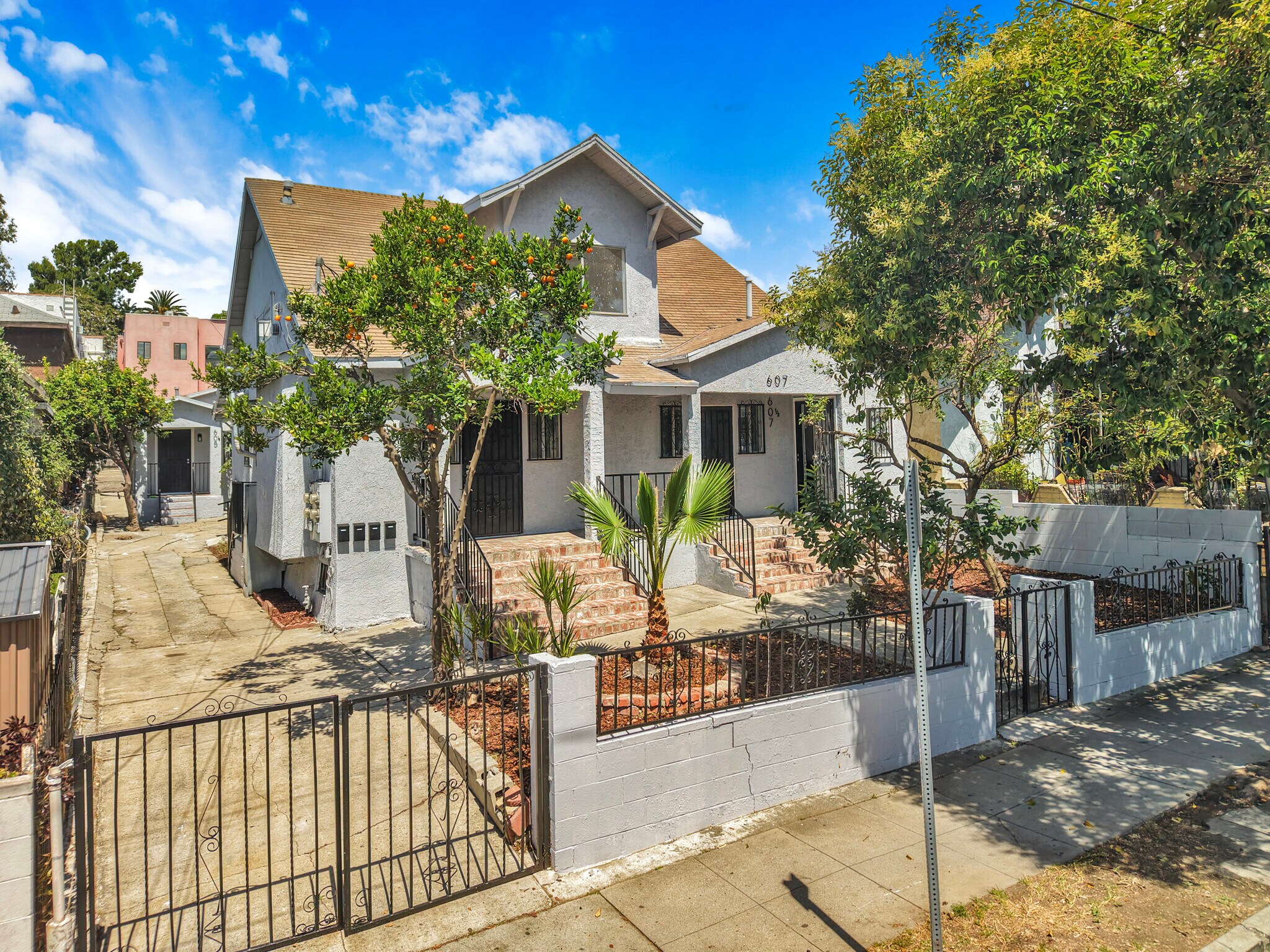 605 N St Louis St, Los Angeles, CA à vendre Photo principale- Image 1 de 15