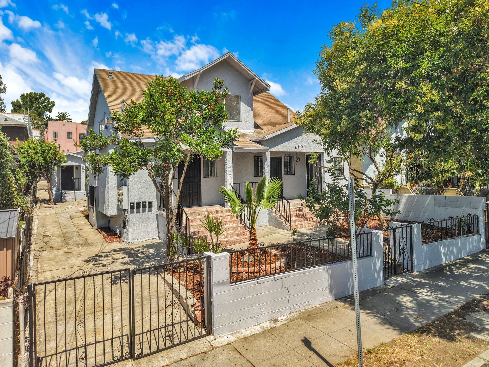 605 N St Louis St, Los Angeles, CA for sale Primary Photo- Image 1 of 15