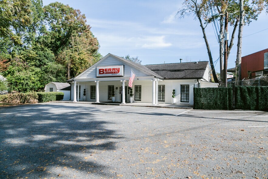 1513 Oak Grove Rd, Decatur, GA à vendre - Photo du bâtiment - Image 2 de 28