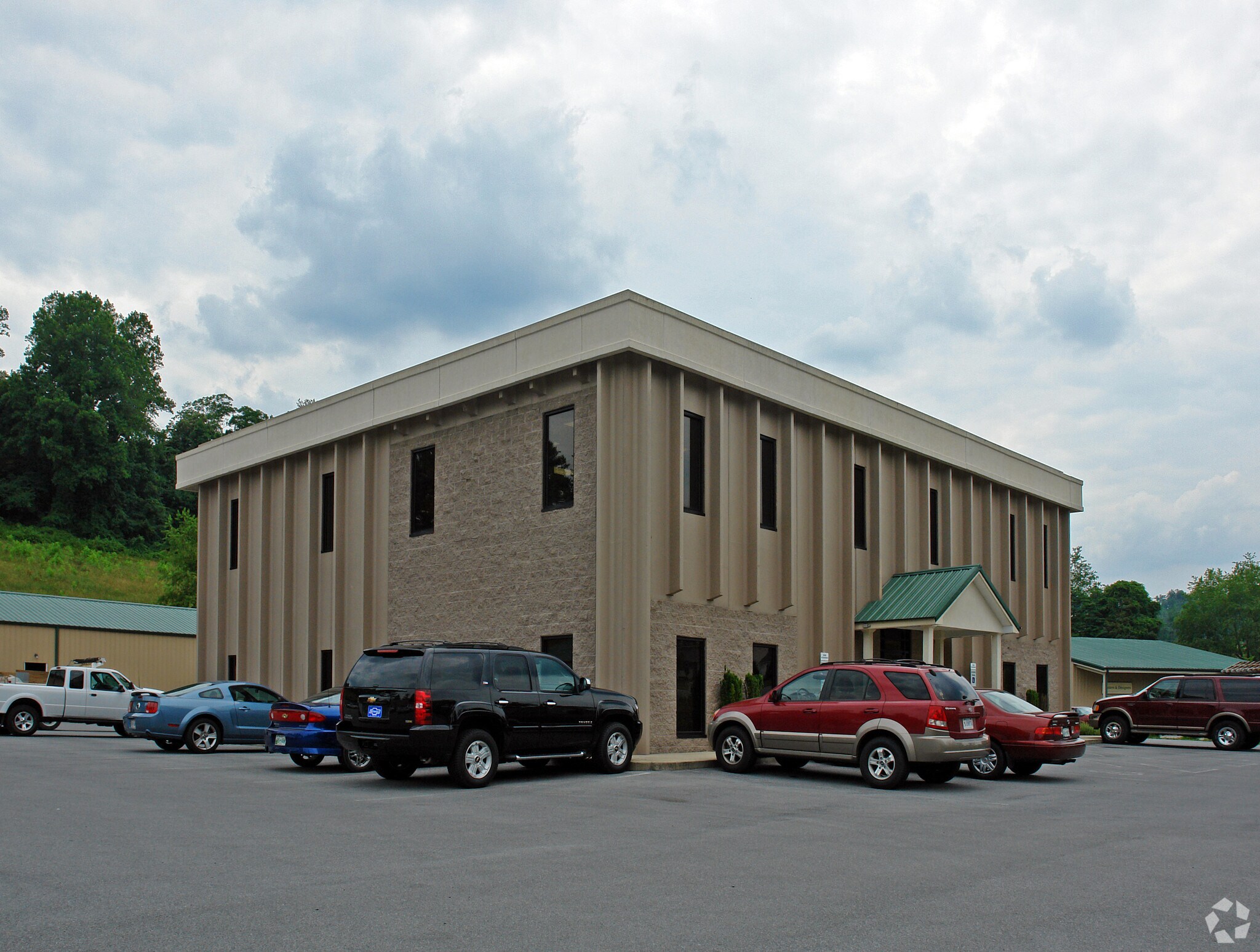 294 Blevins Blvd, Bristol, VA à vendre Photo principale- Image 1 de 1