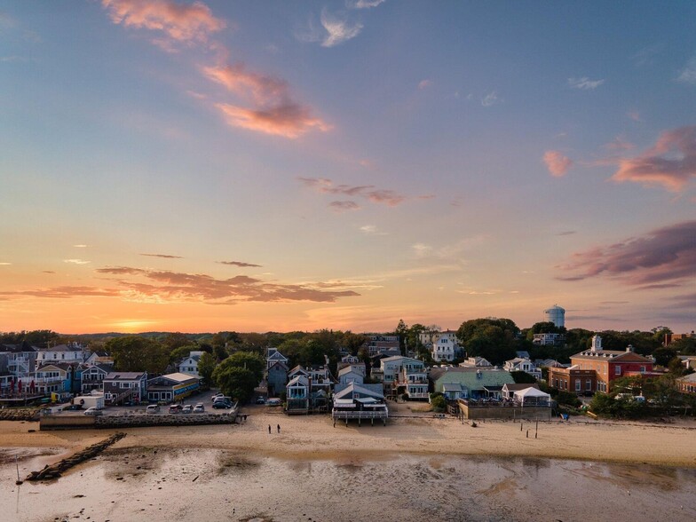 193A Commercial St, Provincetown, MA à vendre - Photo du bâtiment - Image 2 de 15