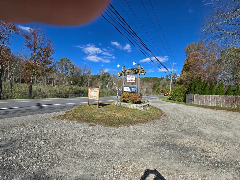 233 Litchfield Tpke, Washington, CT for sale - Building Photo - Image 1 of 14