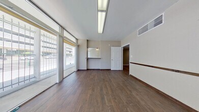 1050-1052 Atlantic Ave, Long Beach, CA à louer Photo du bâtiment- Image 2 de 38