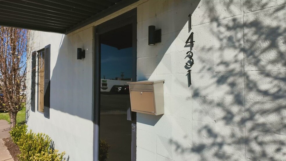 1431 E 3rd St, Tulsa, OK for sale - Commercial Listing Video - Image 2 of 31