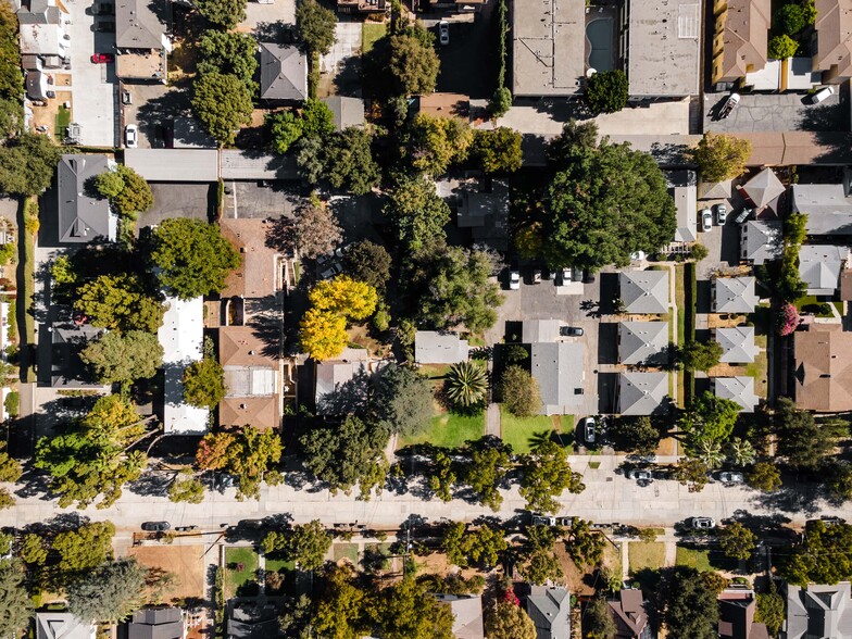 Madison Apartments portfolio of 6 properties for sale on LoopNet.ca - Aerial - Image 3 of 9