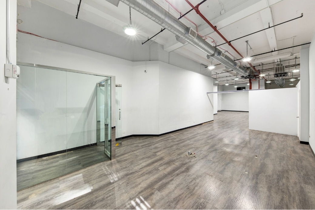 118-120 W 27th St, New York, NY for sale Interior Photo- Image 1 of 5