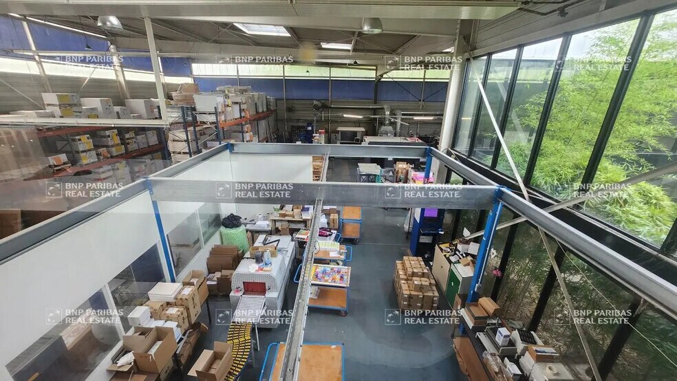 Local d'activités dans Champigny-sur-Marne à vendre - Photo du bâtiment - Image 3 de 12