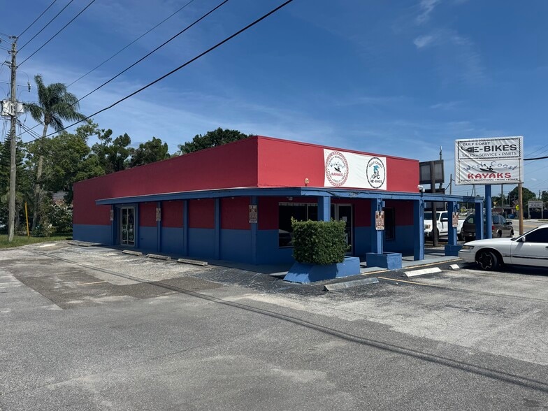 6399 Haines Rd, Saint Petersburg, FL for lease - Building Photo - Image 3 of 36