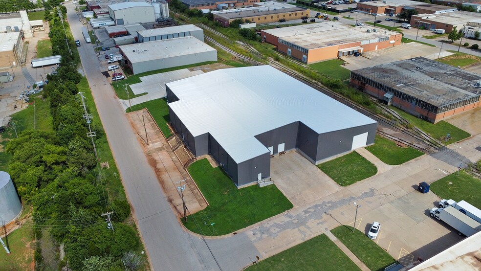 200 NE 34th St, Oklahoma City, OK à louer - Photo du bâtiment - Image 1 de 7