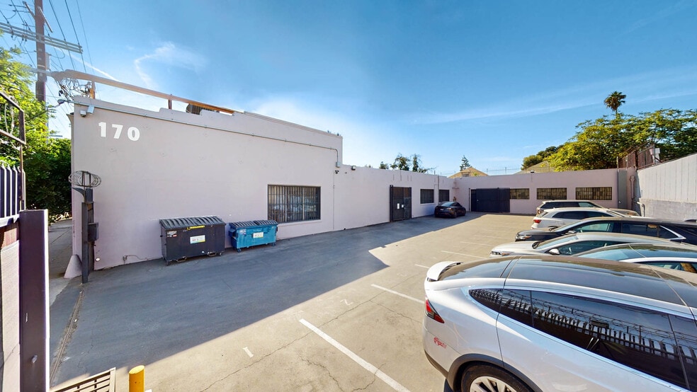 170 E Jefferson Blvd, Los Angeles, CA for sale - Building Photo - Image 2 of 14