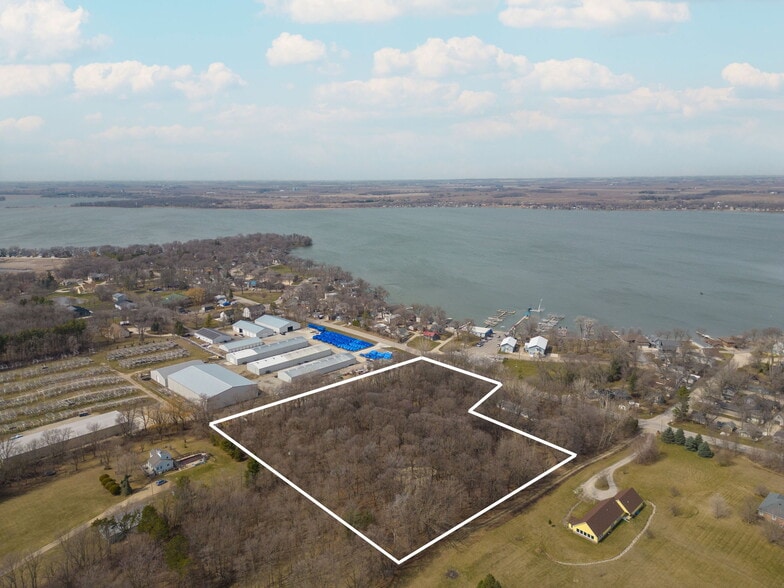 S Shore Drive, Clear Lake, IA for sale - Primary Photo - Image 1 of 17
