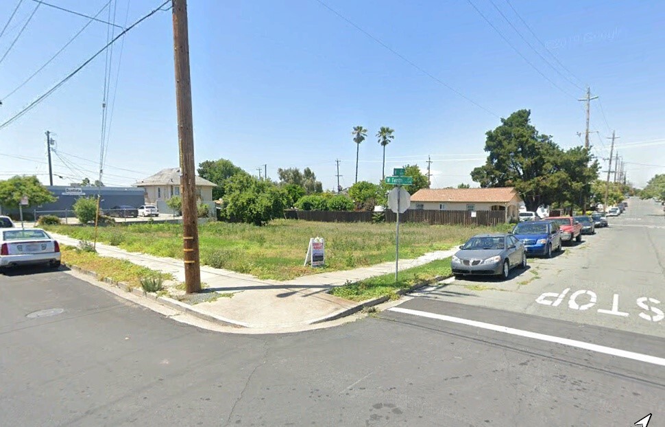 Two Lots-Corner H St & 10th St.,Antioch portfolio of 2 properties for sale on LoopNet.ca Building Photo- Image 1 of 5