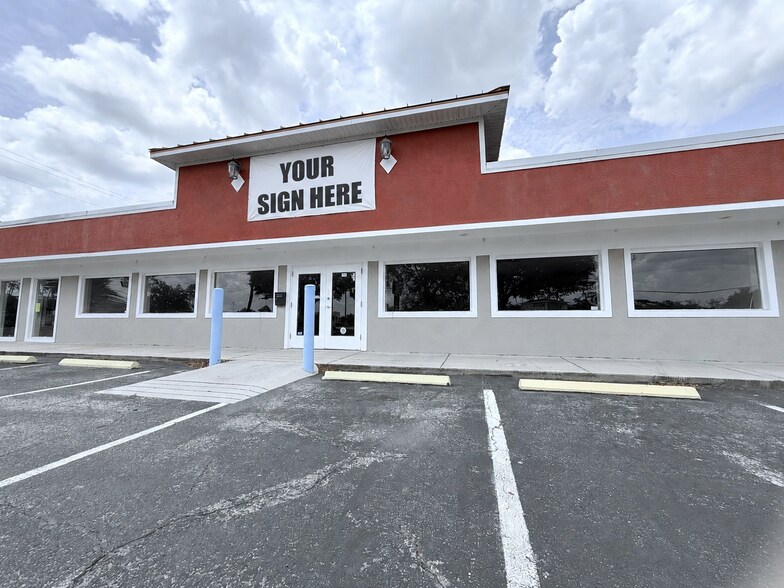 38449-38453 County Road 54, Zephyrhills, FL à louer - Photo intérieure - Image 2 de 3