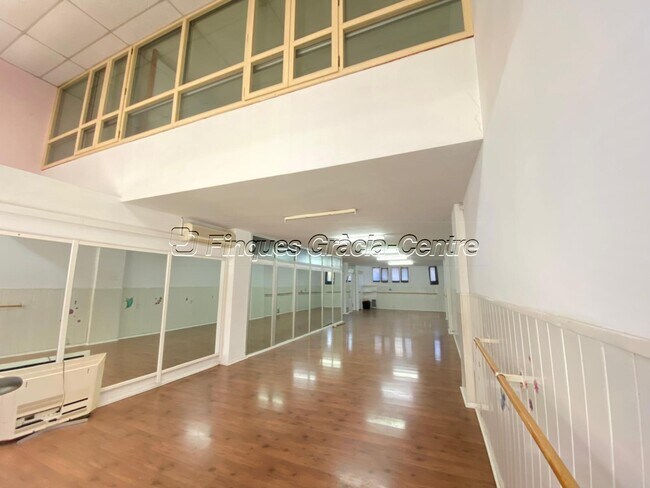 Plus de détails pour Carrer de Jovellanos, 93, Sabadell - Commerce de détail à louer