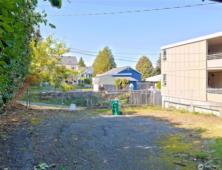 6517 35th Ave SW, Seattle, WA à vendre - Photo du bâtiment - Image 3 de 11