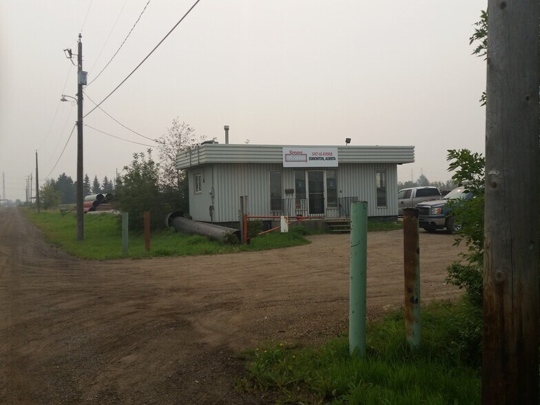 3400 68 Ave, Edmonton, AB à vendre - Photo du bâtiment - Image 3 de 9