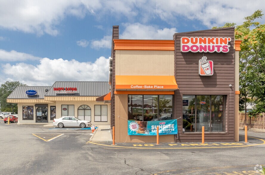 691 US Highway 1, Edison, NJ for lease - Primary Photo - Image 2 of 7