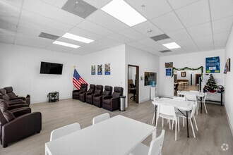 2601-2675 S Military Trl, West Palm Beach, FL à louer Photo intérieure- Image 2 de 8