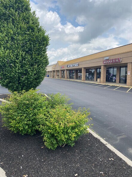 1637-1639 E US 36, Urbana, OH à louer - Photo du bâtiment - Image 2 de 9