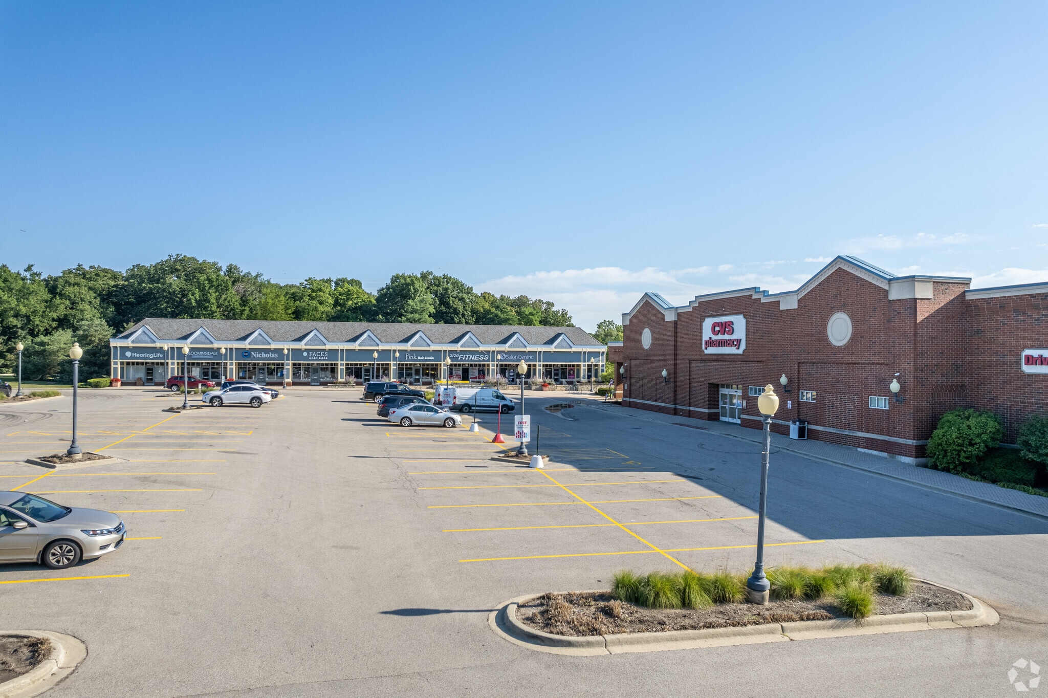 101-121 E Lake St, Bloomingdale, IL for lease Primary Photo- Image 1 of 14
