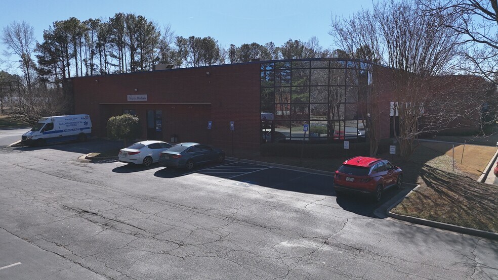 5255 Snapfinger Park Dr, Lithonia, GA à louer - Photo du bâtiment - Image 3 de 13