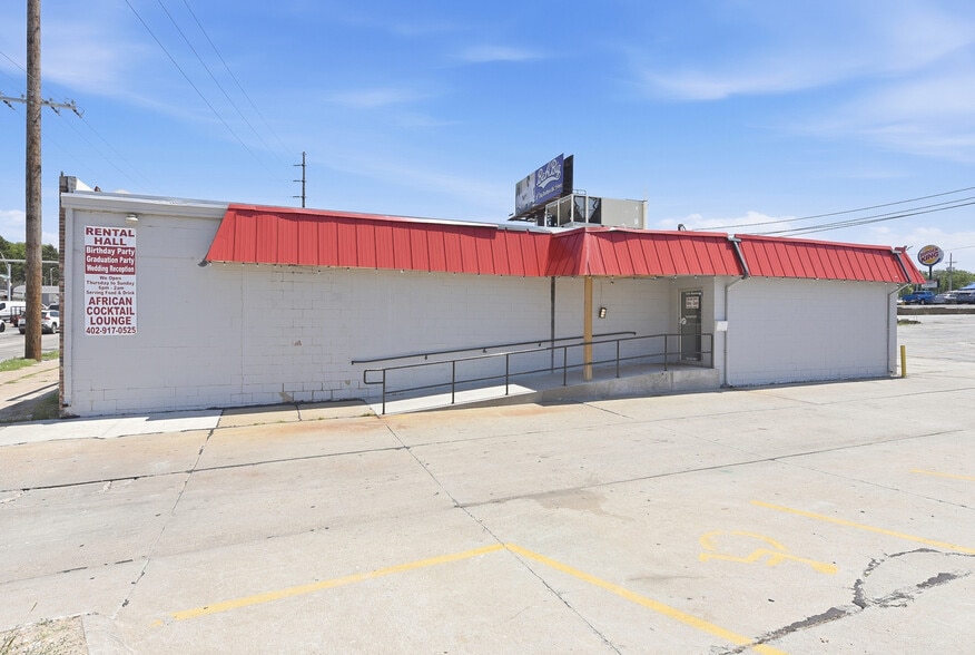 7215 Blondo St, Omaha, NE for sale - Building Photo - Image 2 of 13